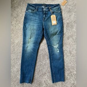 NWT - Lucky Brand Lolita Skinny Jean - Distressed - Size 8/29